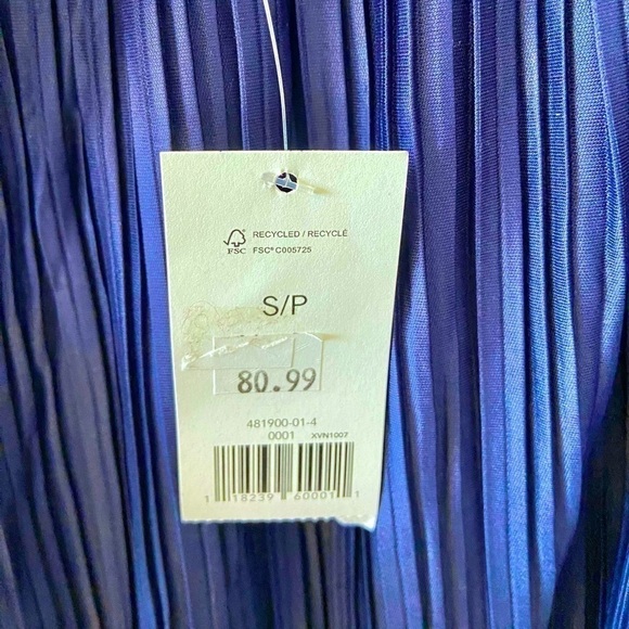 𝅺banana REPUBLIC Pleated Off Shoulder Blouse | Blue | Small NWT - Picture 6 of 9